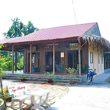 Ngoc Phuong Homestay หวินห์ลอง ภายนอก รูปภาพ